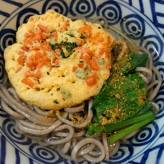 ひとりのお昼に天ぷら蕎麦